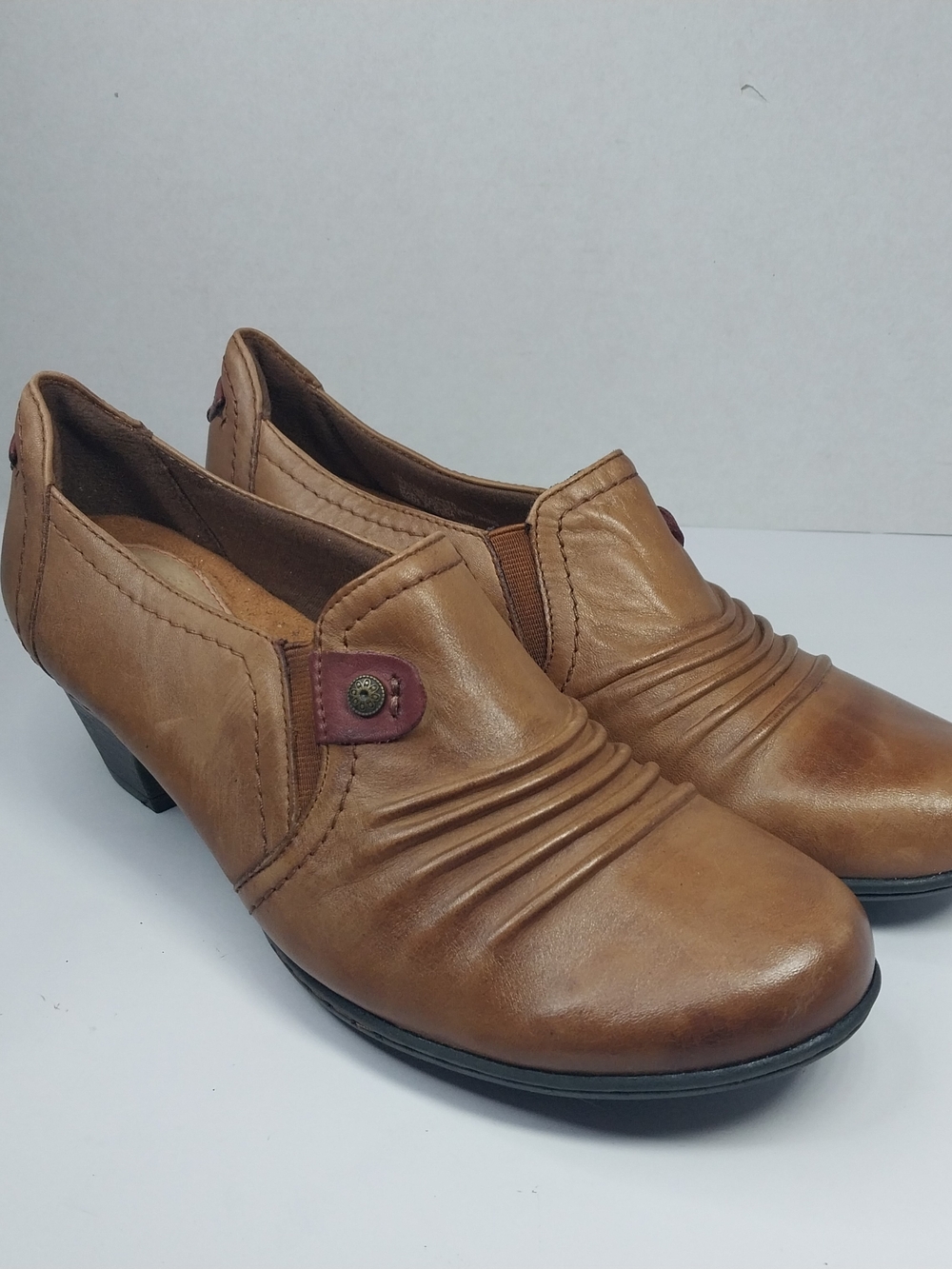 Cobb Hill Adele Almound Womens Size 7 W Brown Leather Comfort Slip On Shoes
